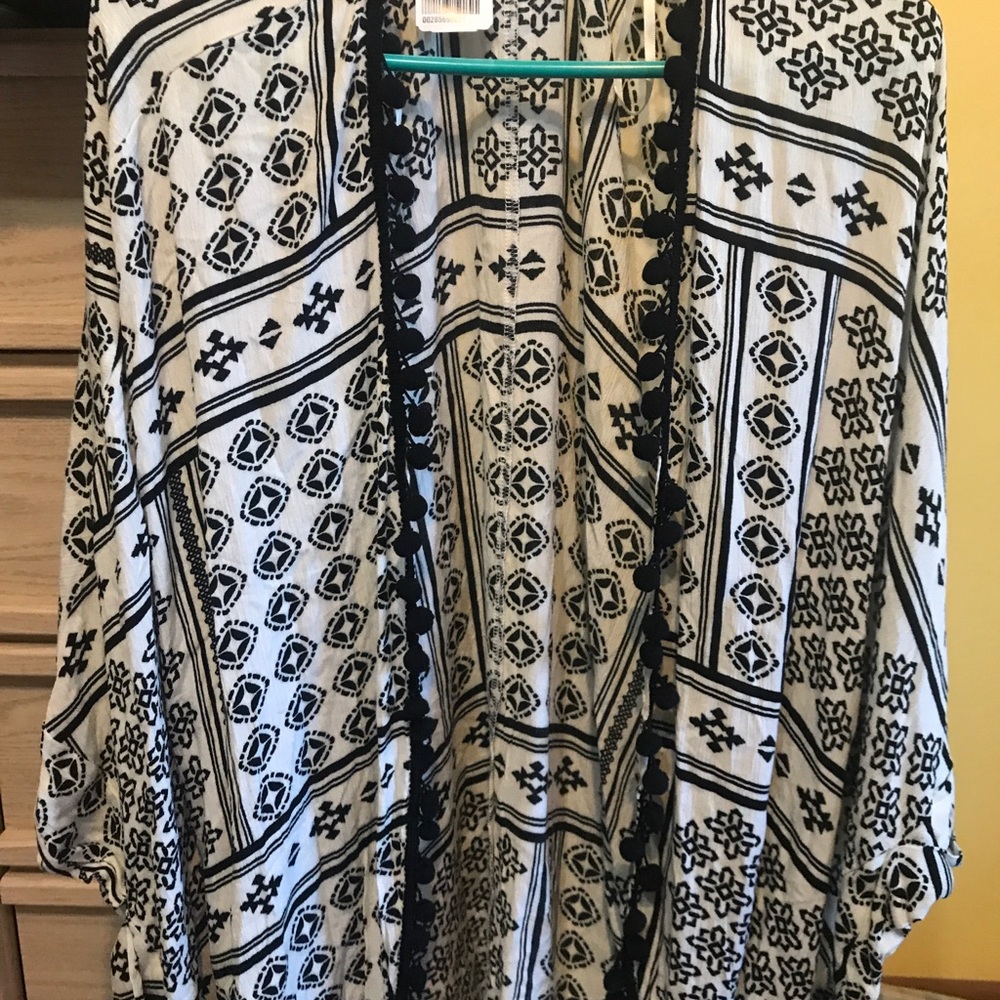 Forever 21 Women’s Cardigan Ivory/Black NWT